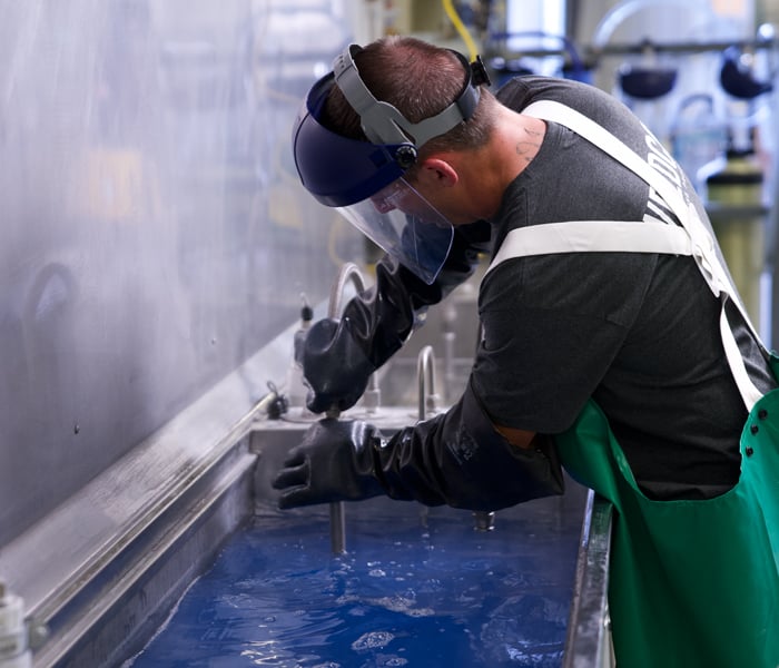 Leads Being Dipped into Blue Gold 600x700pixels